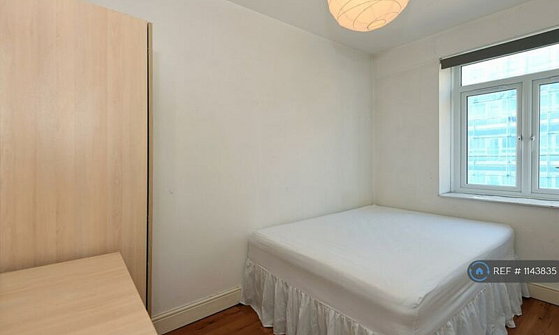 2 Bedroom Flat In Ke...