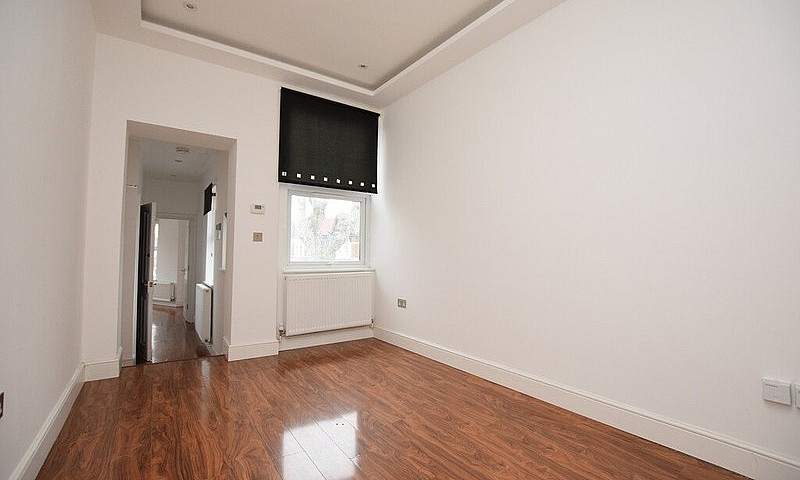 3 Bedroom Flat In Pa...