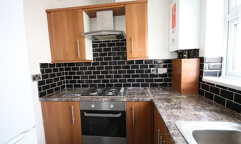 Large 2 Bedroom Flat...
