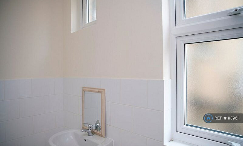 1 Bedroom In Waddon ...
