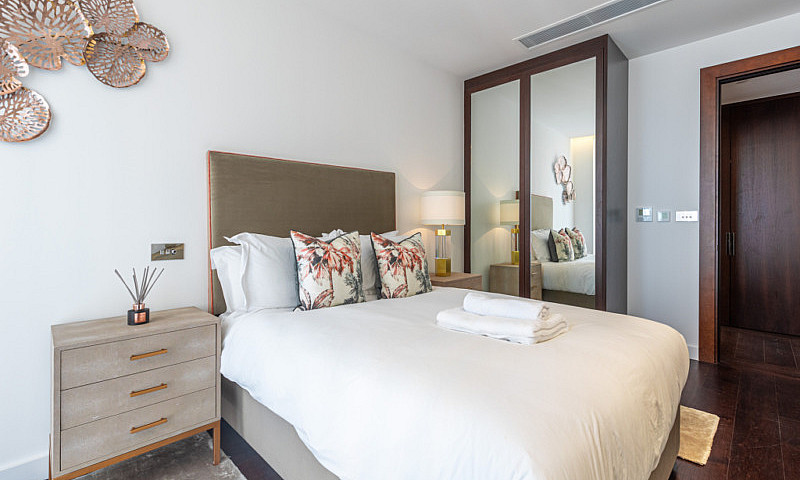 3 Bedroom Flat In Ch...