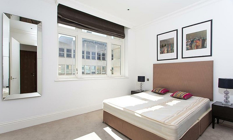1 Bedroom Flat In St...