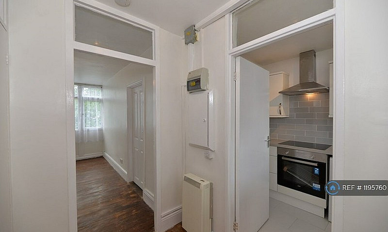 1 Bedroom Flat In St...