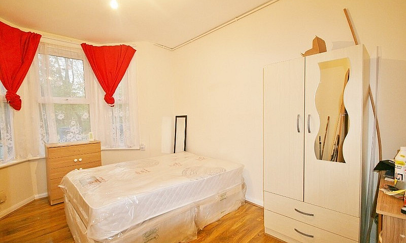 Stunning 3 Bed Prope...
