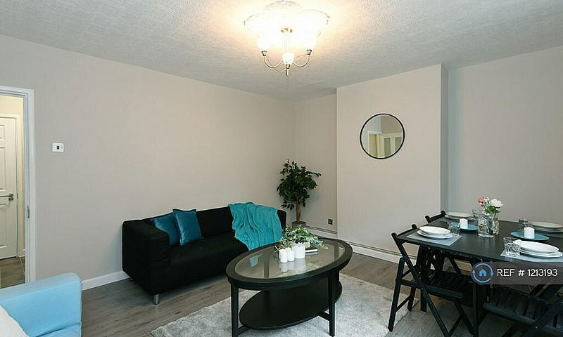 3 Bedroom Flat In We...