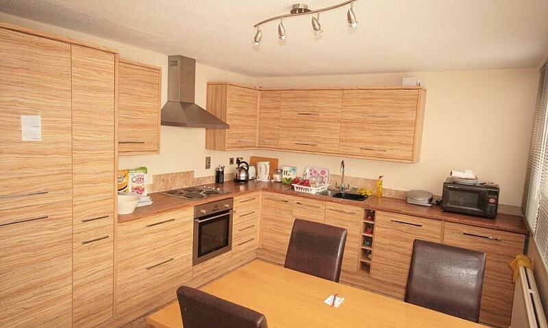 4 Double Bed Flat To...