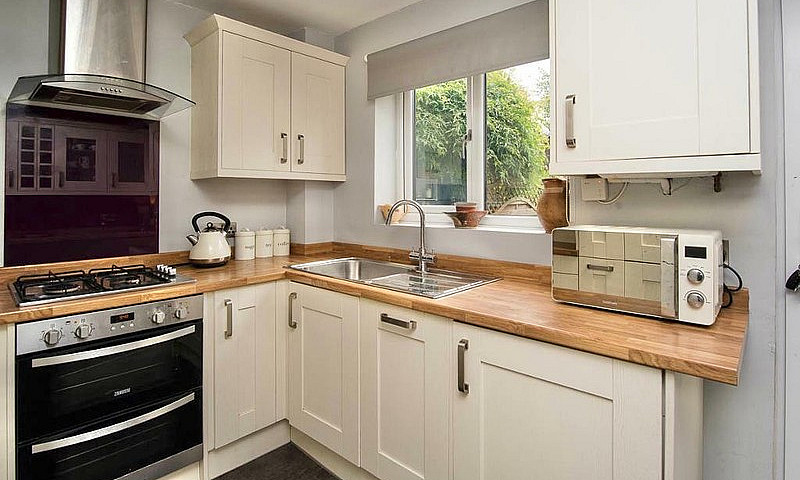 2 Bedroom House In C...