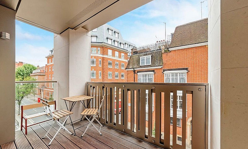 1 Bedroom Flat In Th...