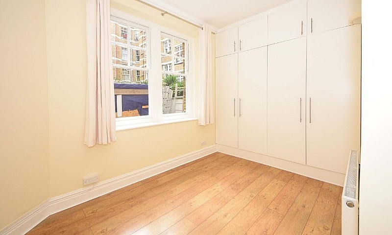Huge 3 Bedroom Flat ...
