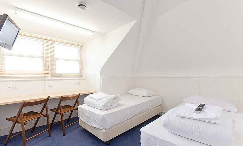 Twin Studios Swiss C...