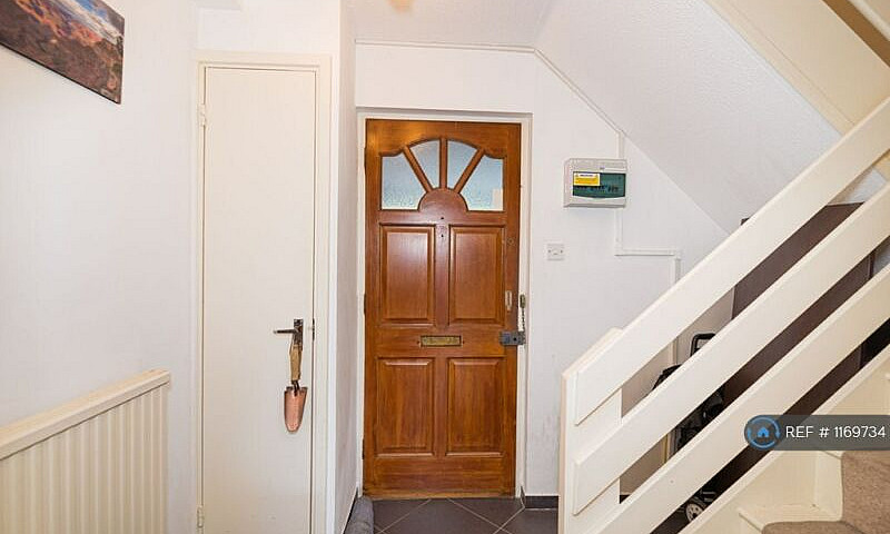 3 Bedroom House In L...
