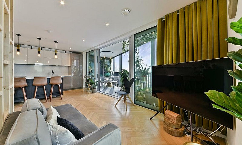 1 Bedroom Flat In Tw...