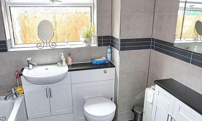 3 Bedroom House In R...