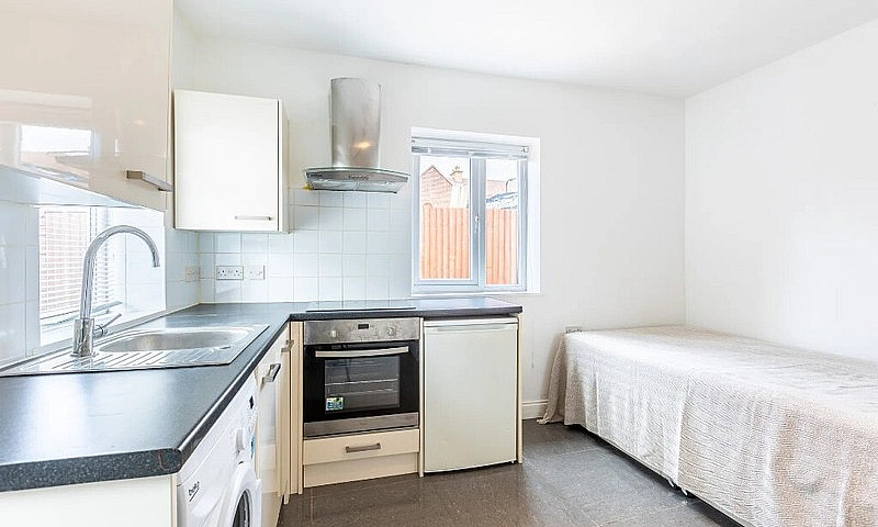 Studio Flat For Rent...
