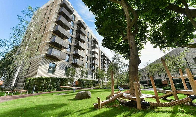 2 Bedroom Flat In Dr...