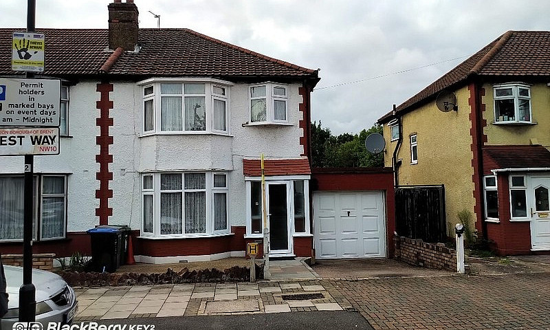 Lovely Four Bedroom ...