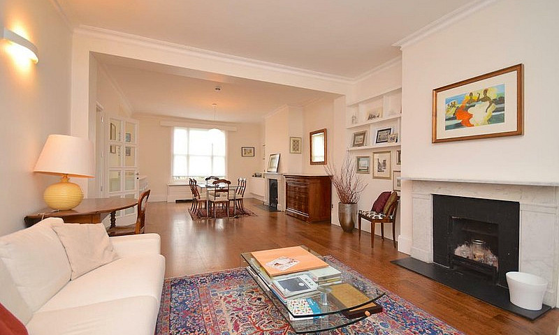 4 Bedroom Flat In Gr...