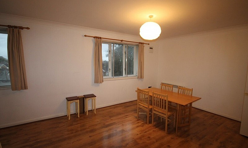 Spacious 2 Double Be...
