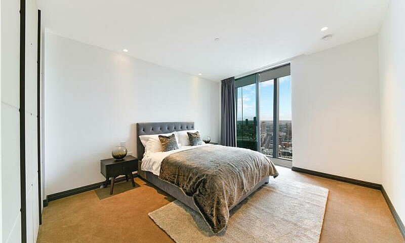 1 Bedroom Flat In On...