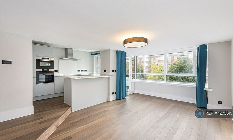 2 Bedroom Flat In Th...