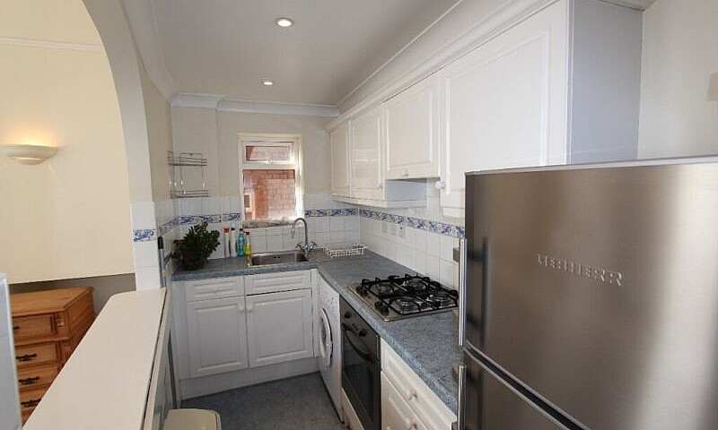 Ph3 – Spacious Brigh...