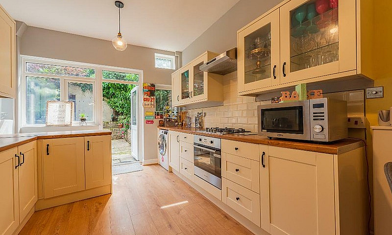 4 Bedroom House In W...