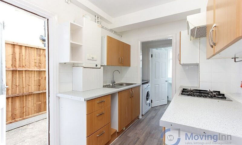 Brand New 3 Bed 2 Ba...