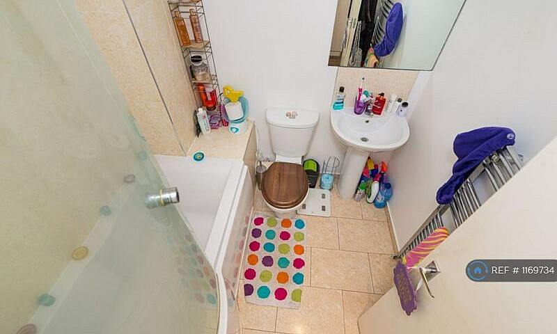3 Bedroom House In L...