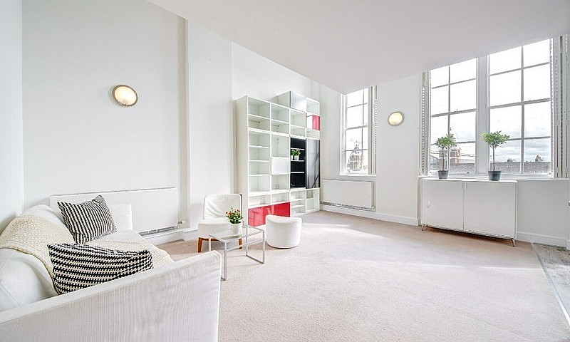 Stunning 2 Bedroom/2...