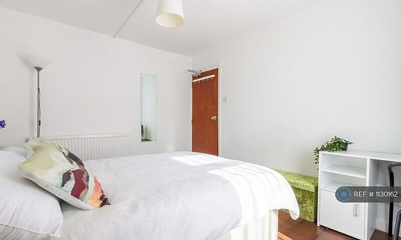 5 Bedroom House In W...