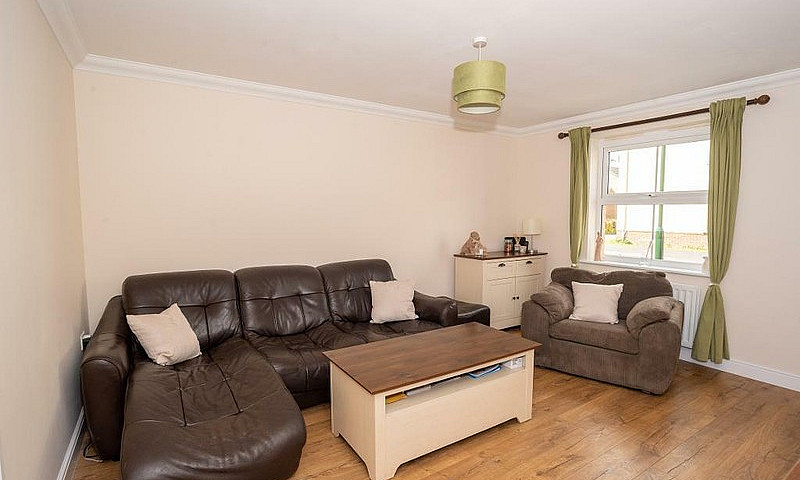 3 Bedroom House In P...