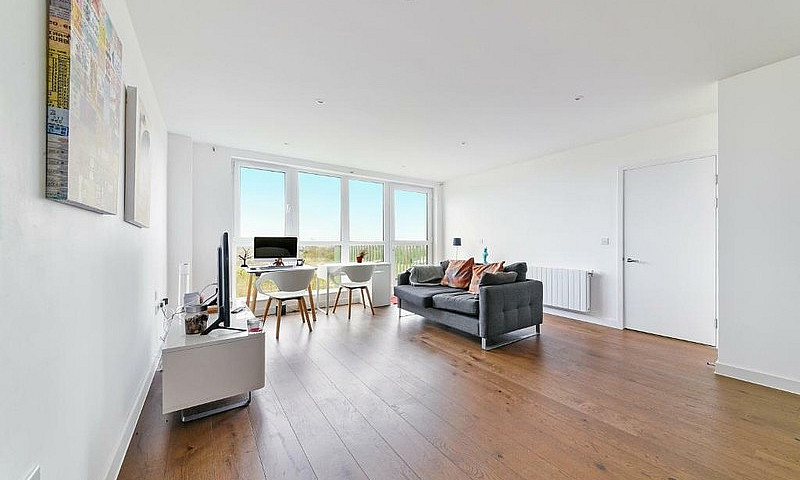 1 Bedroom Flat In Gr...