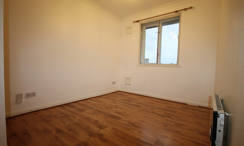 Spacious 2 Double Be...