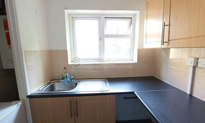 1 Bedroom Flat In Wa...