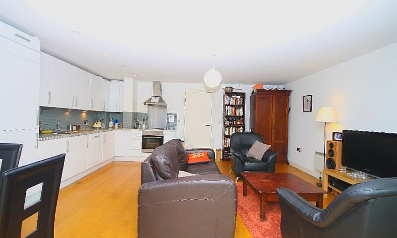 Stunning 3 Bedroom F...