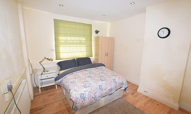 1 Bedroom In Clarend...