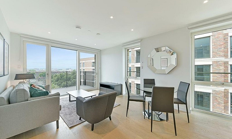 1 Bedroom Flat In Dr...