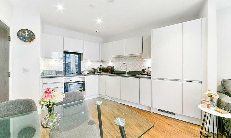 1 Bedroom Flat In Pi...