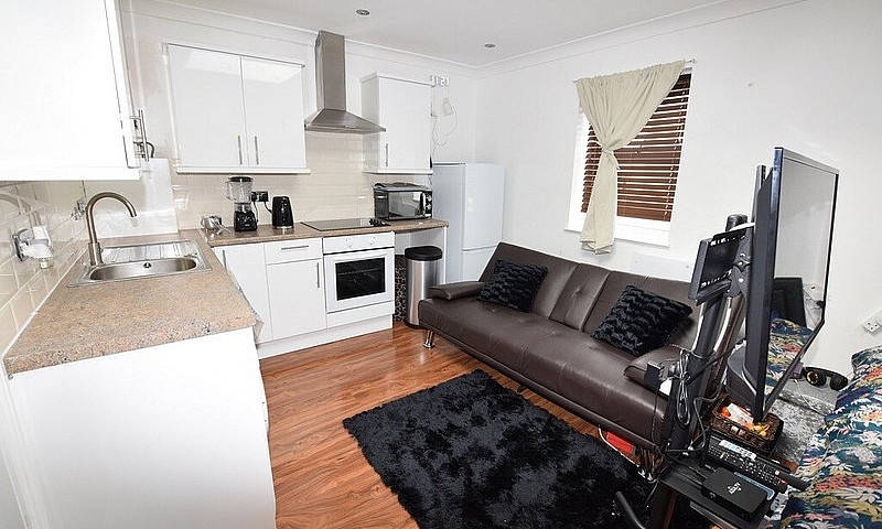 Studio Flat In Villi...