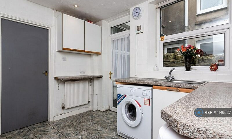 1 Bedroom In Broadwa...