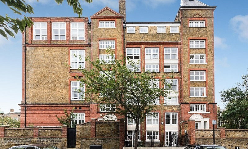 Stunning 2 Bedroom/2...