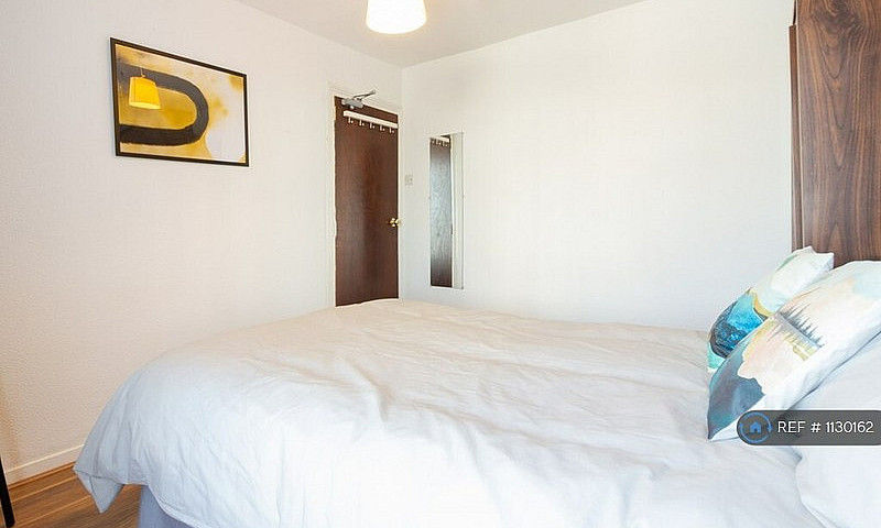 5 Bedroom House In W...