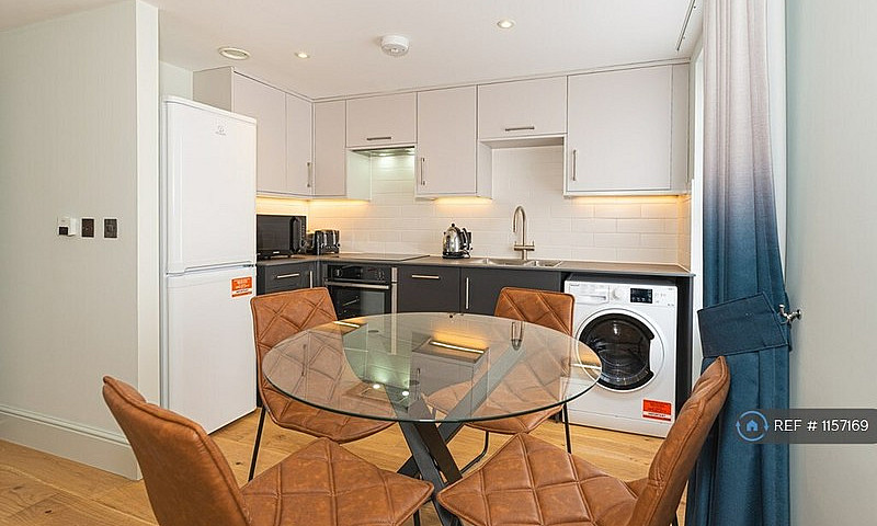 1 Bedroom Flat In We...