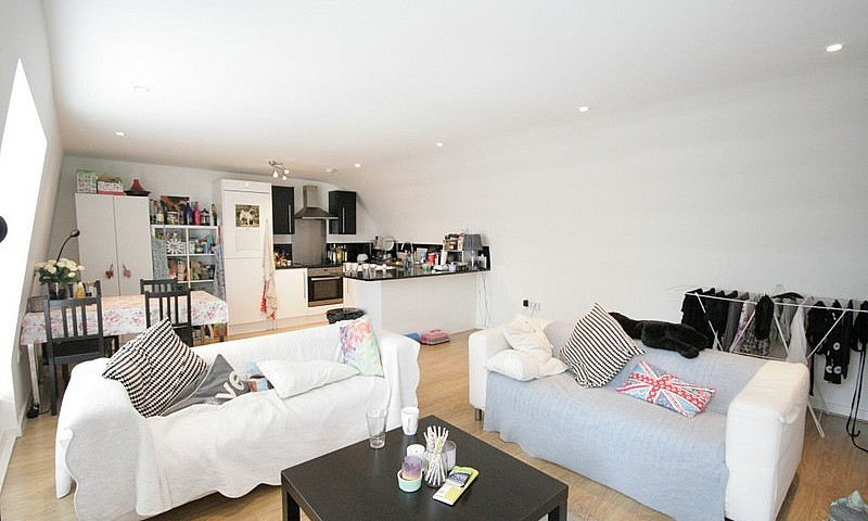 2 Bed Flat -Stockwel...