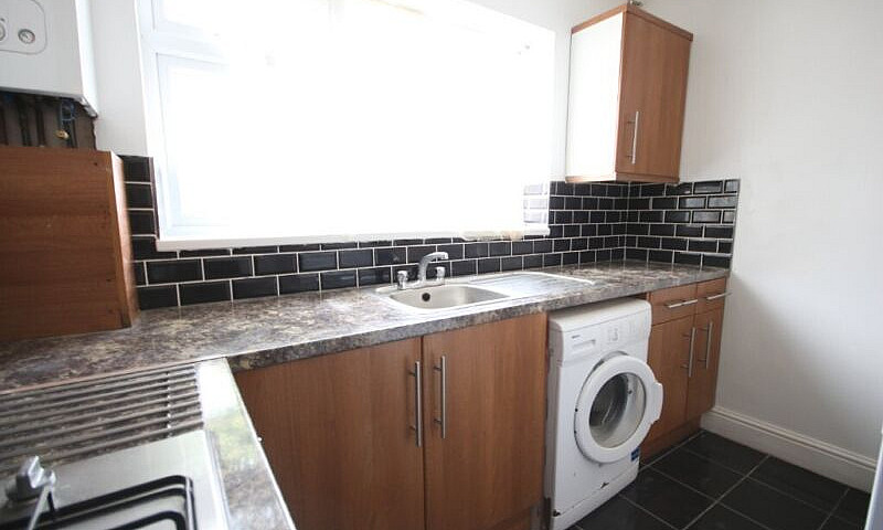 Large 2 Bedroom Flat...