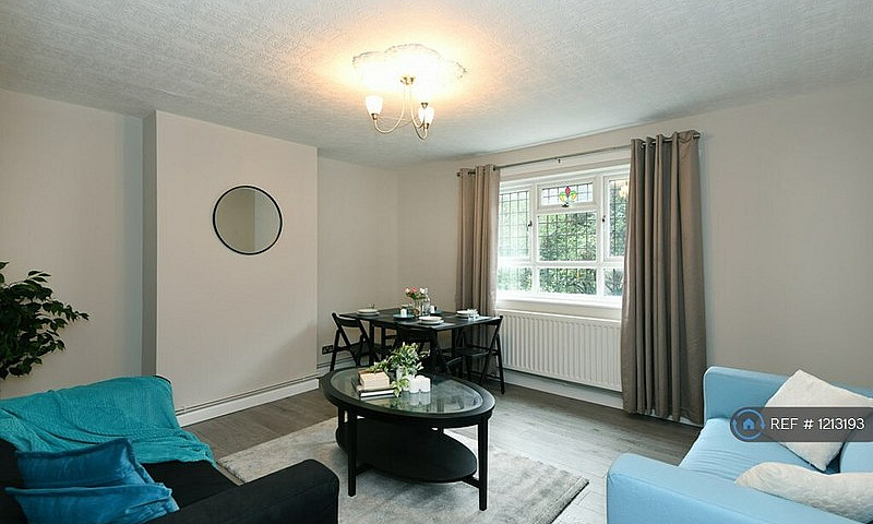 3 Bedroom Flat In We...