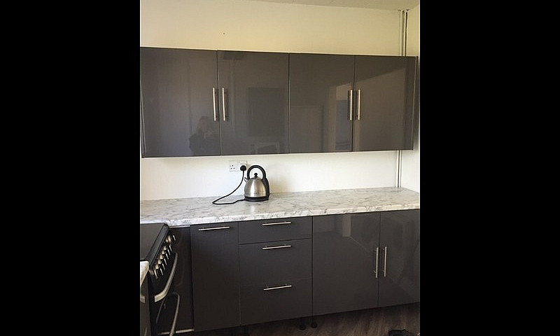 2 Bed Maisonette, Gl...