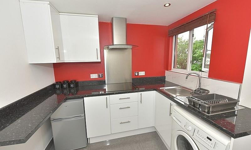  Newly Refurbished T...