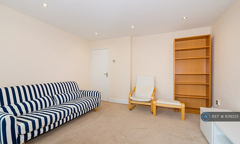 3 Bedroom Flat In Sm...