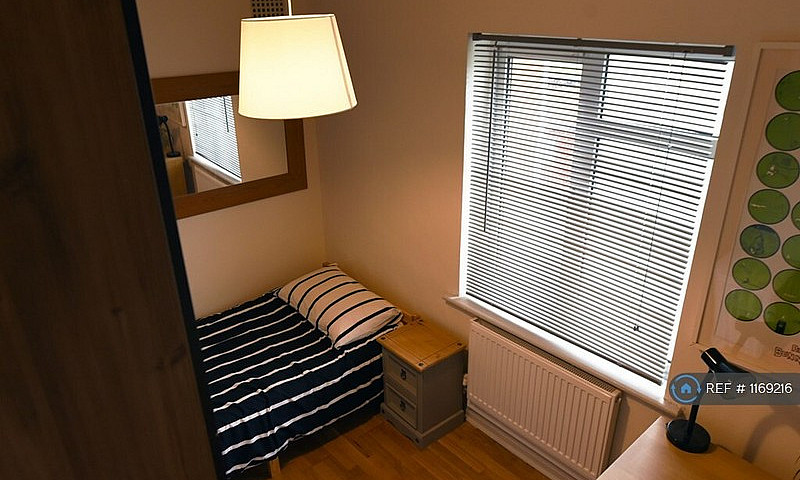1 Bedroom In Bamford...